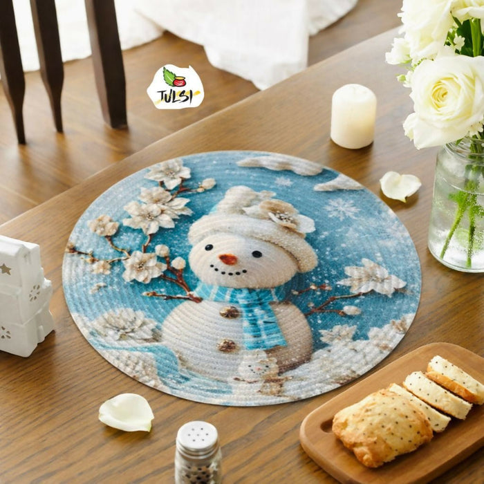 Round decorative mat with a snowman design