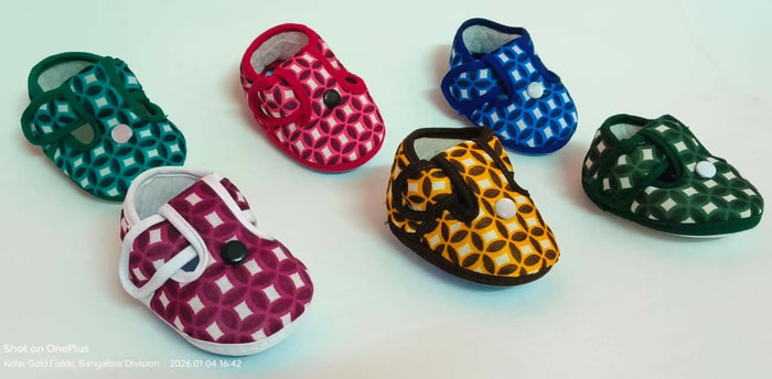 Baby Shoes in Soft Fabric – Set of 6 Gift Box