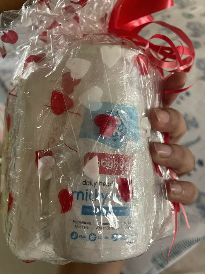 BABY HUG  Bathing Essentials