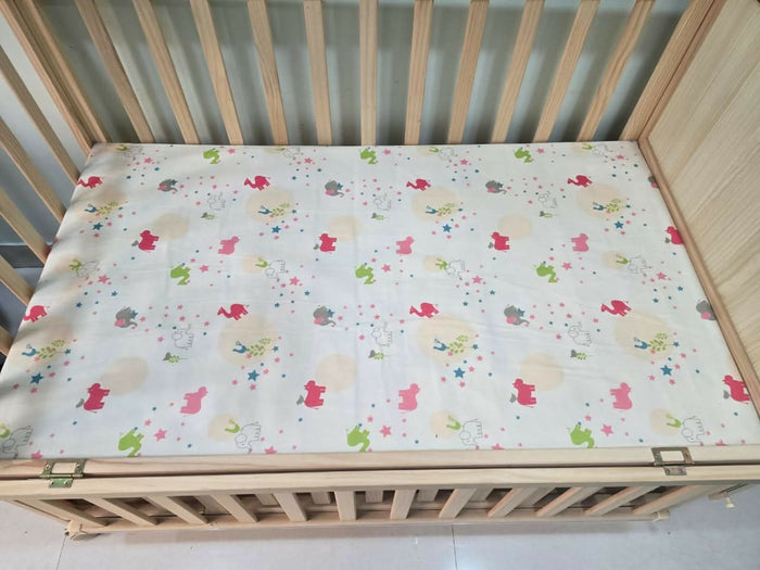 BABYHUG Kelly Wooden Cot / Crib With Detachable Bassinet & Mosquito Net