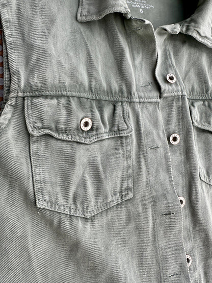 Boot stitch vest in sage green