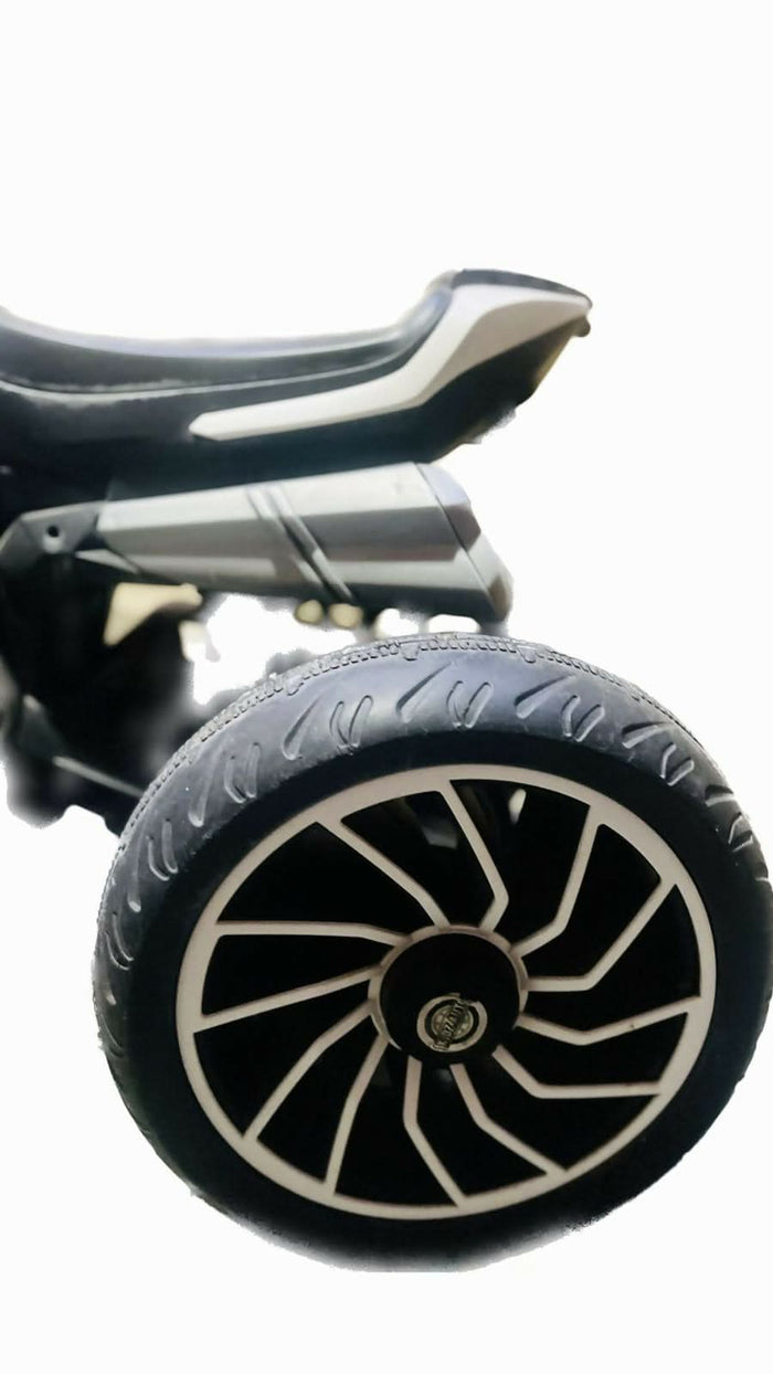 Give your child the thrill of adventure with this safe, fun, and easy-to-ride electric bike! Give your child the thrill of adventure with this safe, fun, and easy-to-ride electric bike!