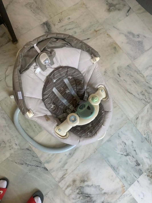 GRACO electronic swing and rocker – dual-function comfort with soothing motion, melodies, and premium build quality.
