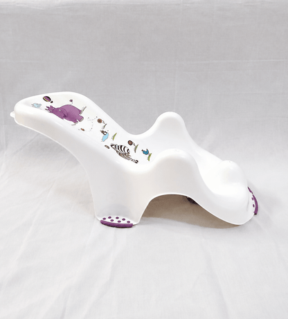 Keeeper Ergonomic Baby Bath Support Infant Bath Recliner Safari with ergonomic shape, non-slip design, sturdy construction, and comfortable support to help keep babies secure during bath time.