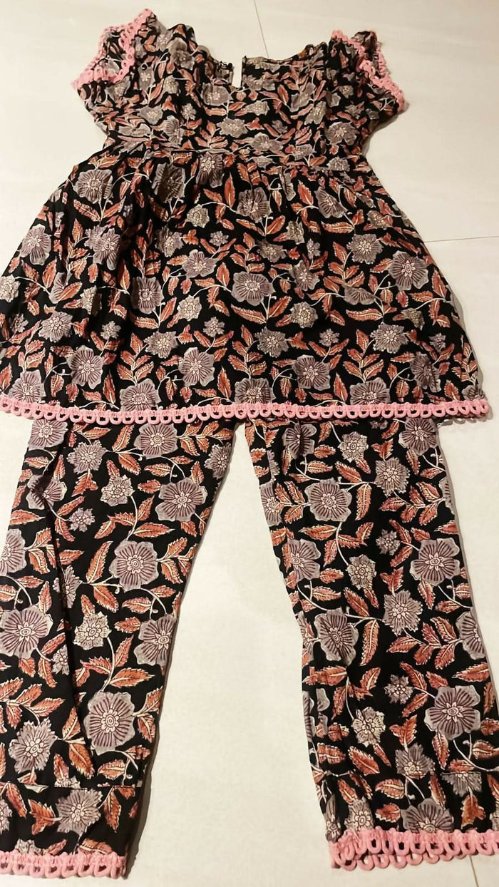 Experience traditional elegance with our Kurta and Sharara/Pant set for baby girls, designed for grace and style in every celebration.