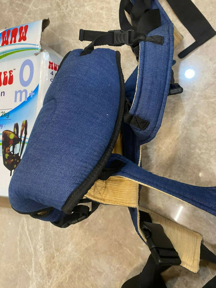 MUM AND ME Hauck 4-way baby carrier – safe, comfortable, and versatile for parents on the go.