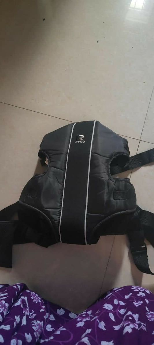 RYCO 4-in-1 baby carrier – breathable, ergonomic, and adaptable support for newborns to toddlers.