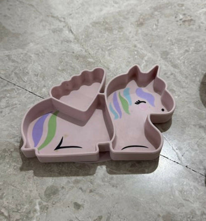 Silicone feeding set made from food-grade BPA-free silicone, including essential mealtime accessories with a soft, durable, and easy-to-clean design for babies and toddlers.