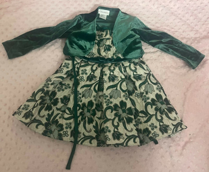Wrap your little one in luxury with the SWEETHEART Imported From USA Velvet Jacket featuring exquisite appliqué work - crafted from soft, imported velvet fabric for unparalleled comfort and style.