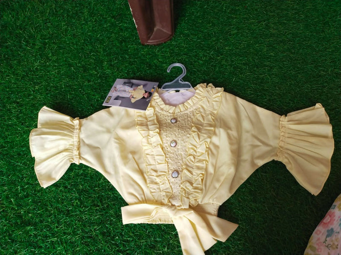 Adorn your baby girl in the stylish and comfortable Top with Pant set – perfect for any occasion with its cute design and soft, breathable fabric.