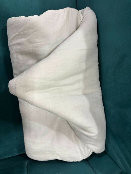 ZOEY muslin cotton carrier nest/sleeping bag – soft, breathable & convertible for newborns up to 6 months.